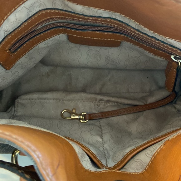 Michael Kors Brown Signature Coated Canvas Leather Large Hamilton Shoulder Bag - Picture 7 of 9